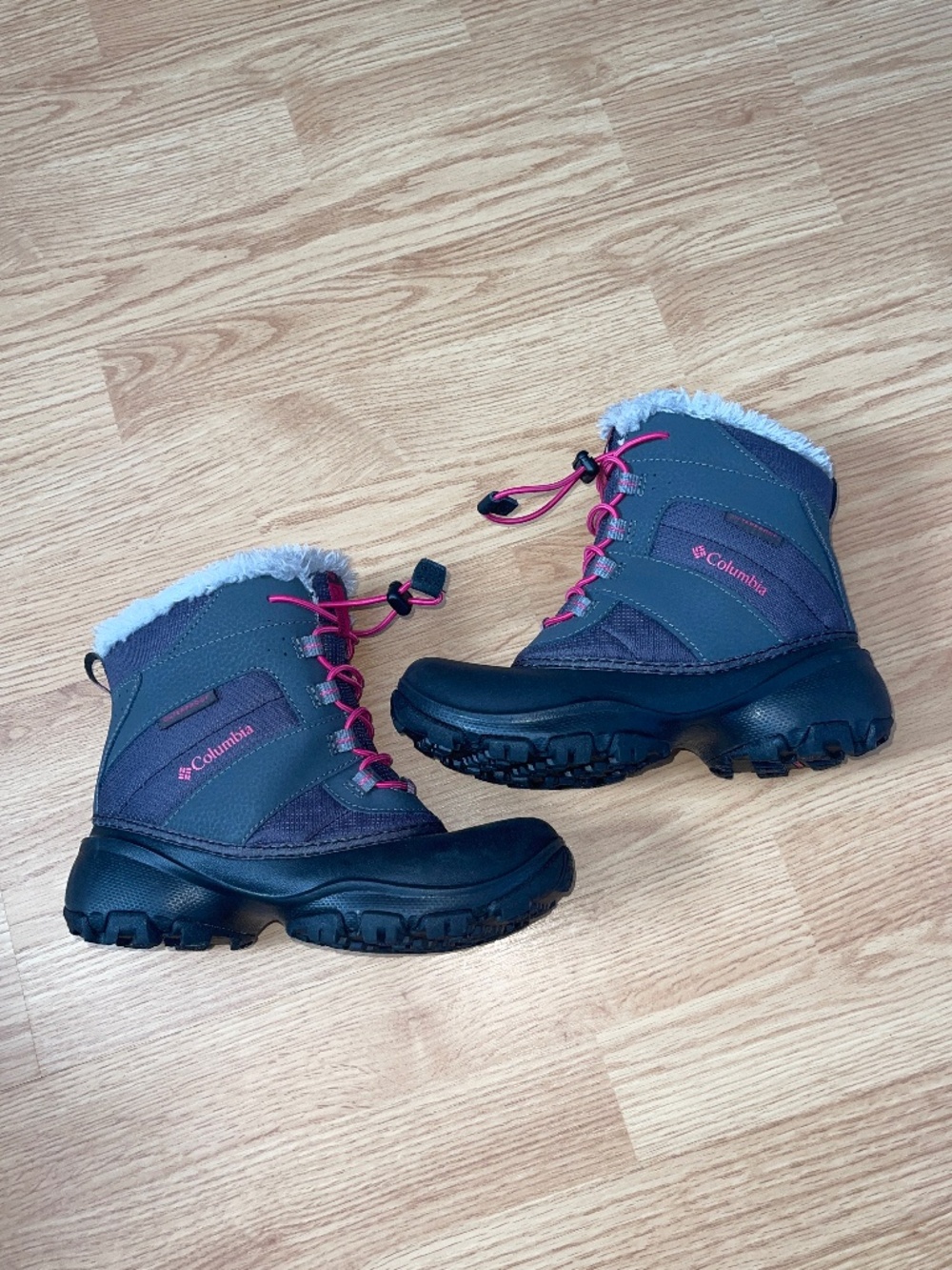 Columbia Girl’s Gray & Pink Faux Fur Lined Slip On Snow Boots Size 3